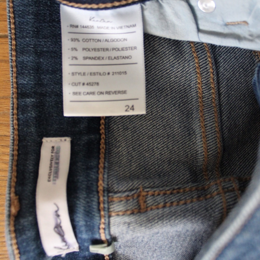 Plus Size KanCan Skinny Mid Rise Frayed Hem Jeans NWT Plus Size 24W - Picture 6 of 9
